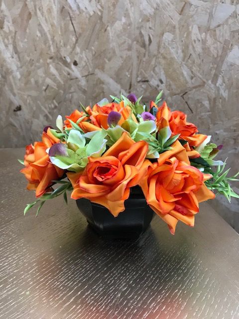 COMPOSITION FLORALE FUNERAIRE_POTEE LESTEE_ ORANGE ET VERT_PRO15